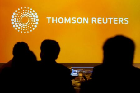 © Reuters. Logo of Thomson Reuters is seen during the Reuters Economic Forum at Santiago