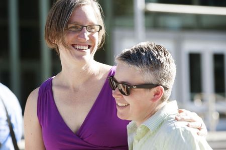 © Reuters. Sharene and Lori Watsen appear with lawyers and fellow plaintiffs that sued the state over a gay marriage ban hold a press conference outside of the James A. McClure Federal Building and US Courthouse in Boise