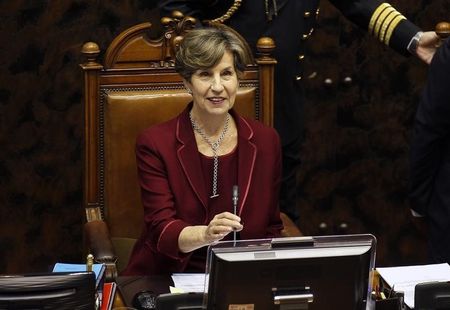 © Reuters. Senator Isabel Allende takes her seat as president of the Senate