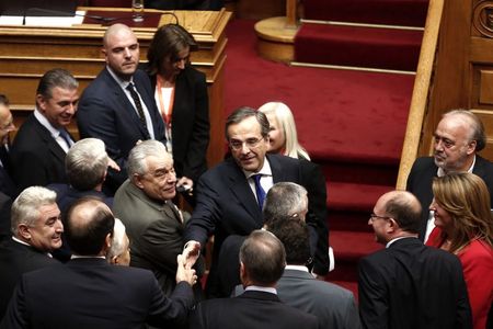 © Reuters. Premiê da Grécia Antonis Samaras no Parlamento