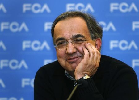 © Reuters. Fiat Chrysler CEO Marchionne answers questions from the media during the FCA Investors Day in Auburn Hills