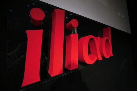 © Reuters. The logo of French low-cost telecoms provider Iliad is pictured during the company 2013 annual results presentation in Paris