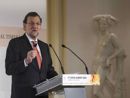 © Reuters. Rajoy hace un guiño sobre la flexibilidad para el déficit de Francia 