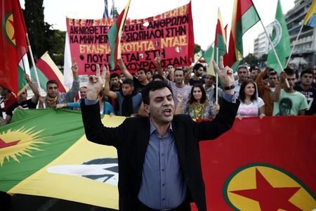 © Reuters. Aumenta el enfado de los kurdos sirios por las muertes en la frontera turca