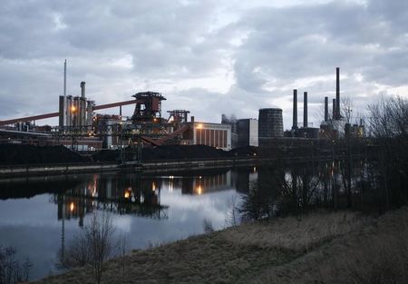 © Reuters. General view of a factory of steel manufacturer Salzgitter AG in Salzgitter