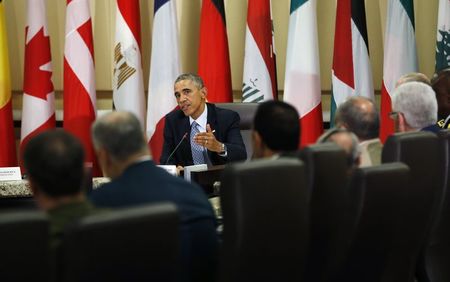© Reuters. اوباما يقول إنه يشعر بقلق عميق من تهديد تنظيم الدولة الاسلامية لبلدة كوباني
