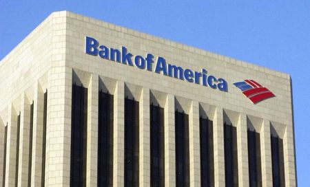 © Reuters. The logo of the Bank of America is pictured atop the Bank of America building in downtown Los Angeles