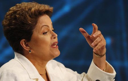 © Reuters. Presidente Dilma Rousseff, candidata à reeleição pelo PT, durante debate em São Paulo