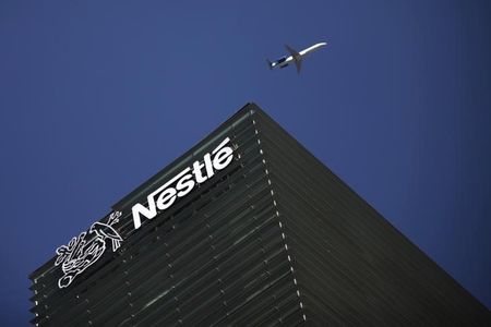 © Reuters. The logo of Nestle is seen on the company building in Mexico City