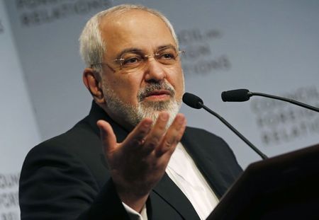 © Reuters. Iranian Foreign Minister Mohammad Javad Zarif addresses the Council on Foreign Relations in New York