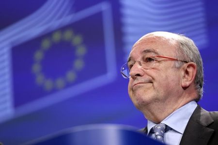 © Reuters. EU Competition Commissioner Almunia addresses a news conference in Brussels