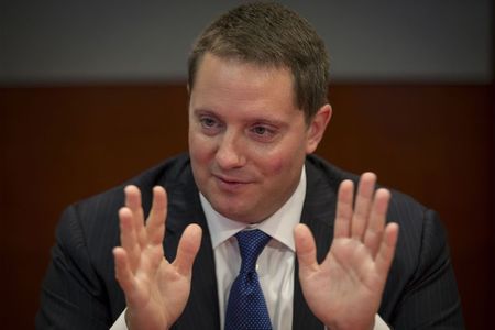 © Reuters. Carson Block, director of research and founding partner of Muddy Waters Research LLC, speaks during an interview in New York