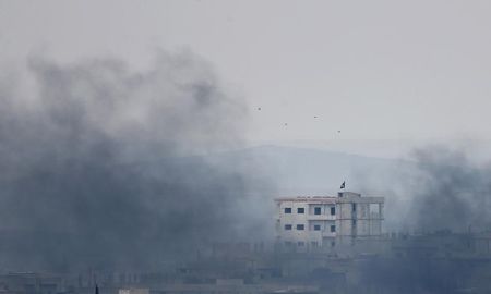 © Reuters. الجيش: أمريكا شنت ست غارات جوية قرب كوباني بسوريا
