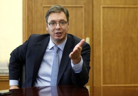 © Reuters. Serbia's Prime Minister Aleksandar Vucic gestures during an interview with Reuters in Belgrade