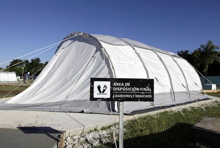 © Reuters. Uma barraca, parte de um hospital de campo montado para treinamentos, em Havana