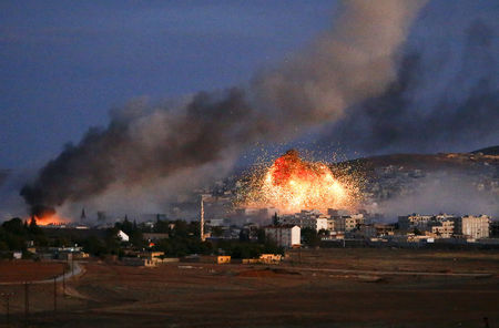 © Reuters. تركيا تسمح لاكراد العراق بتعزيز القوات في كوباني