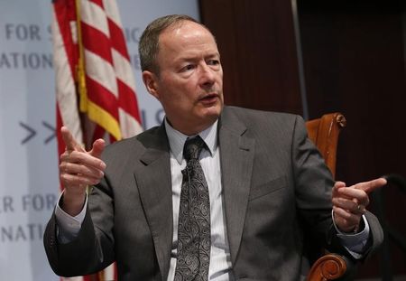 © Reuters. Former National Security Agency Director Keith Alexander participates in a panel discussion