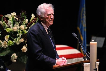 © Reuters. Funeral for former U.S. Senator George McGovern in Sioux Falls, South Dakota 