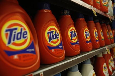 © Reuters. Tide laundry detergent, a product distributed by Procter & Gamble, is pictured on sale at a Ralphs grocery store in Pasadena