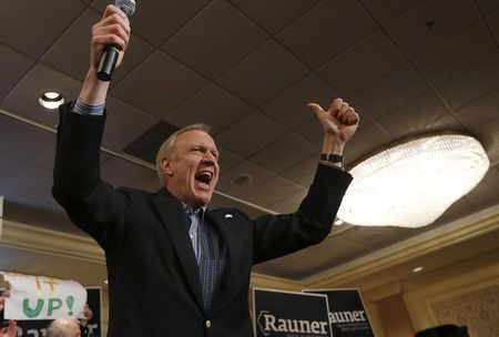 © Reuters. Republican candidate for Illinois Governor Bruce Rauner celebrates after winning the nomination in the Illinois Primary in Chicago