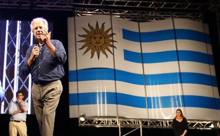 © Reuters. Tabaré Vázquez, el artífice de la izquierda que busca otro mandato en Uruguay