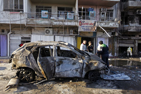 © Reuters. Ataques aéreos de EEUU impactan a caravana de Estado Islámico en Irak