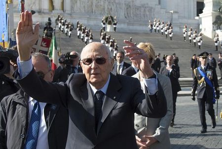 © Reuters. Italy's President Napolitano waves during a Liberation Day ceremony at the Unknown Soldier's monument in central Rome