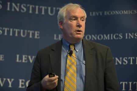 © Reuters. La lucha por subir la inflación debe ser vigorosa, dice Rosengren de la Fed 