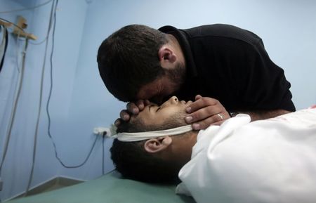 © Reuters. القوات الإسرائيلية تقتل فلسطينيا مع اندلاع اشتباكات في الضفة الغربية