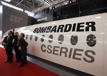© Reuters. Visitors chat in front of Bombardier mock cabin at China International Aviation & Aeropsace Exhibition in China's Zhuhai