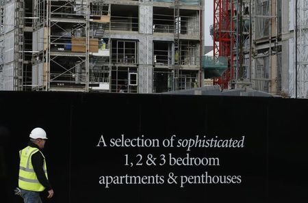 © Reuters. مسح يظهر تباطؤ نمو اسعار المساكن في بريطانيا الي أدنى مستوى في 17 شهرا