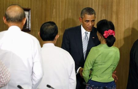 © Reuters. أوباما متفائل إزاء التغيير في ميانمار ويدعو لمزيد من الجهود