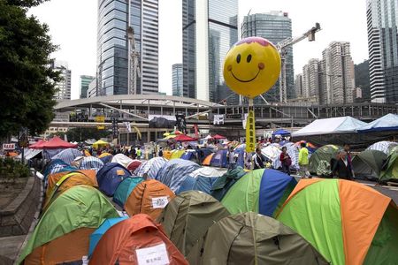© Reuters. زعماء الاحتجاجات في هونج كونج يعتزمون زيارة بكين يوم السبت