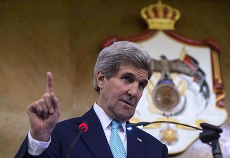 © Reuters. Kerry: Israel y palestinos prometen medidas para calmar tensiones en Jerusalén