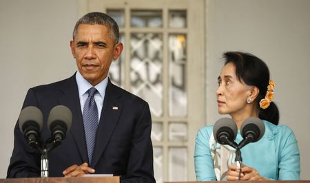 © Reuters. أوباما : منع أونج سان سو كي من الترشح لرئاسة ميانمار "غير منطقي"