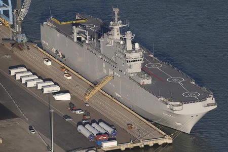 © Reuters. An aerial view shows the Mistral-class helicopter carrier Vladivostok constructed for Russia at the STX Les Chantiers de l'Atlantique shipyard site in the port of Montoir-de-Bretagne near Saint Nazaire