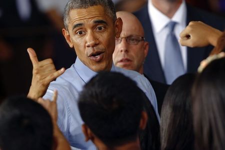 © Reuters. أوباما يدعو لحماية الروهينجا في ميانمار وسو كي تدعو للوئام