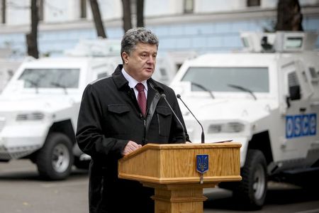 © Reuters. الرئيس الاوكراني:الجيش قادر على صد أي هجوم اذا دعت الحاجة
