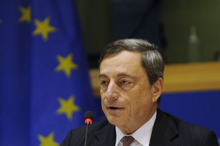 © Reuters. MARIO DRAGHI N’EXCLUT PAS L’ÉVENTUEL RACHAT DE DETTES SOUVERAINES