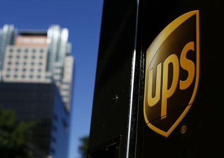 © Reuters. A United Parcel Service truck on delivery is pictured in downtown Los Angeles