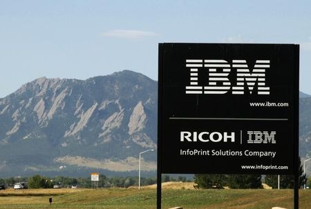 © Reuters. The sign at the IBM facility near Boulder, Colorado is seen with the Boulder Flatiron mountains in the background