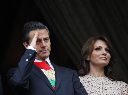 Mexico's first lady says will sell house at centre of scandal