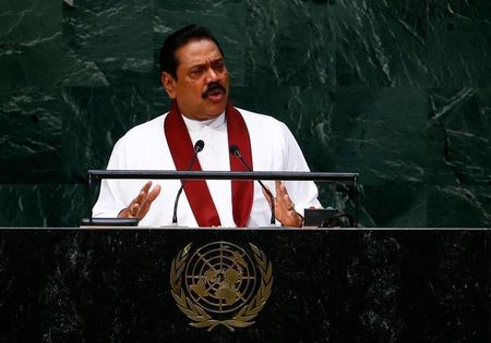 © Reuters. Mahinda Rajapaksa, President of the Democratic Socialist Republic of Sri Lanka, addresses the 69th United Nations General Assembly at the U.N. headquarters in New York