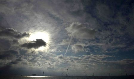 © Reuters. La wind farm HelWin-Cluster al largo di Heligoland, in Germania