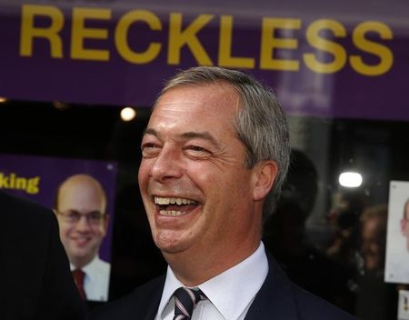 © Reuters. Cameron podría perder otro asiento en el parlamento ante UKIP