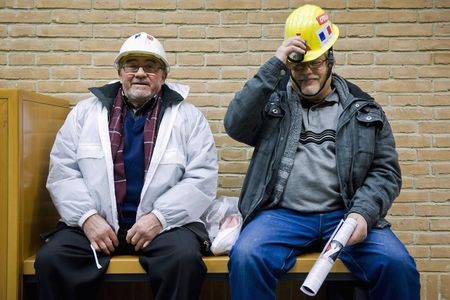 © Reuters. French miners attend a trial against the Swiss firm Eternit's Italian plant in Turin