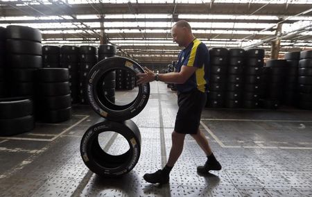 © Reuters. MICHELIN A SON USINE POUR SON PNEU SANS AIR