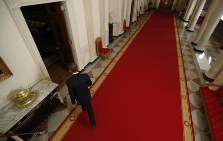 © Reuters. Arrestan a una mujer armada fuera de la Casa Blanca