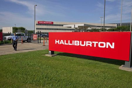 © Reuters. File photo of the company logo of Halliburton oilfield services corporate offices in Houston