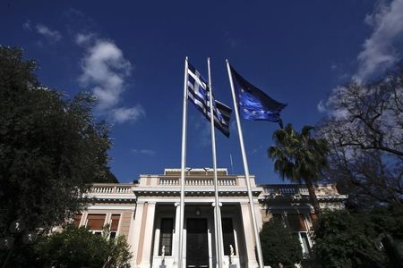 © Reuters. Grecia lucha con la UE y el FMI sobre su presupuesto